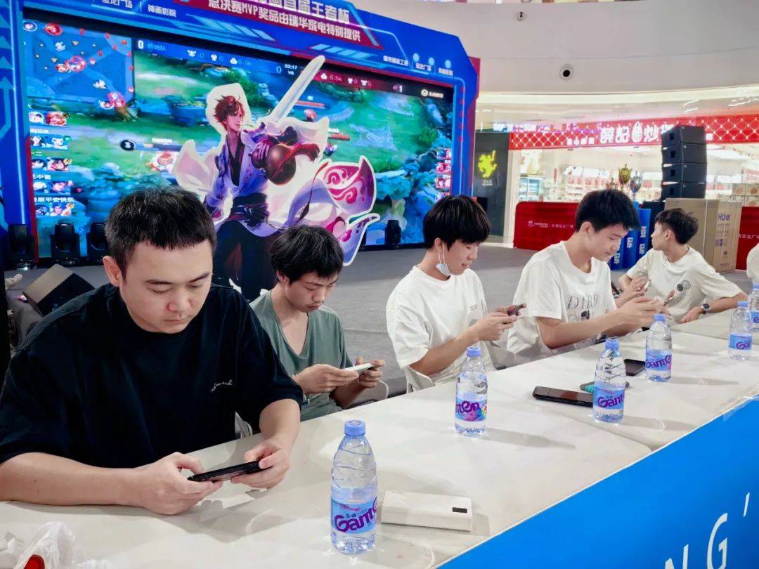 Top Esports 和 Anyone's Legend 在 LPL 第2阶段 2025 中获得胜利